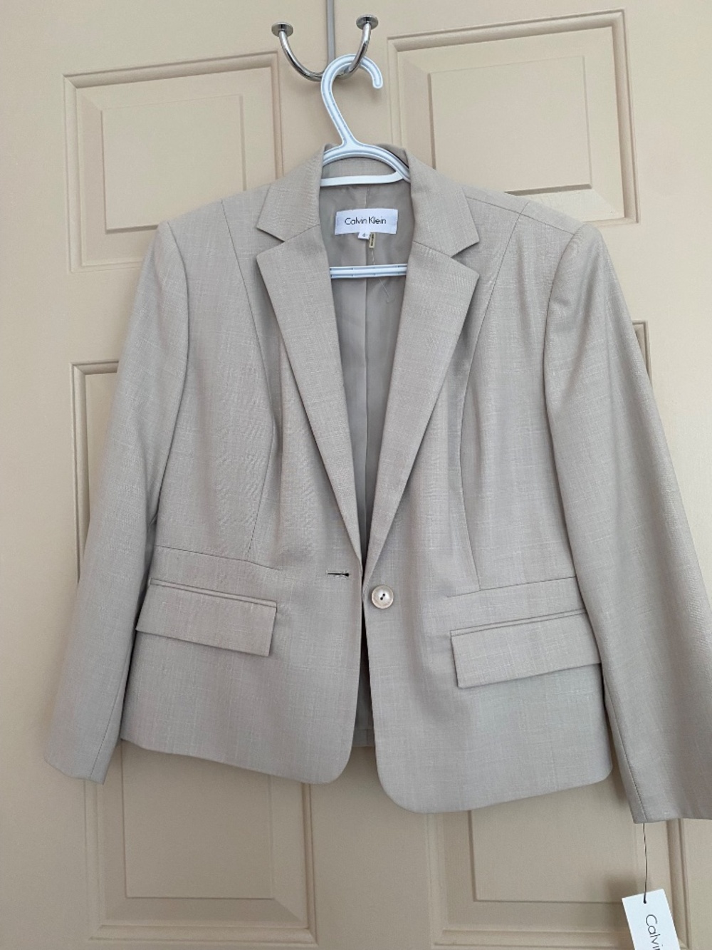 Suit - Picture 3 of 3